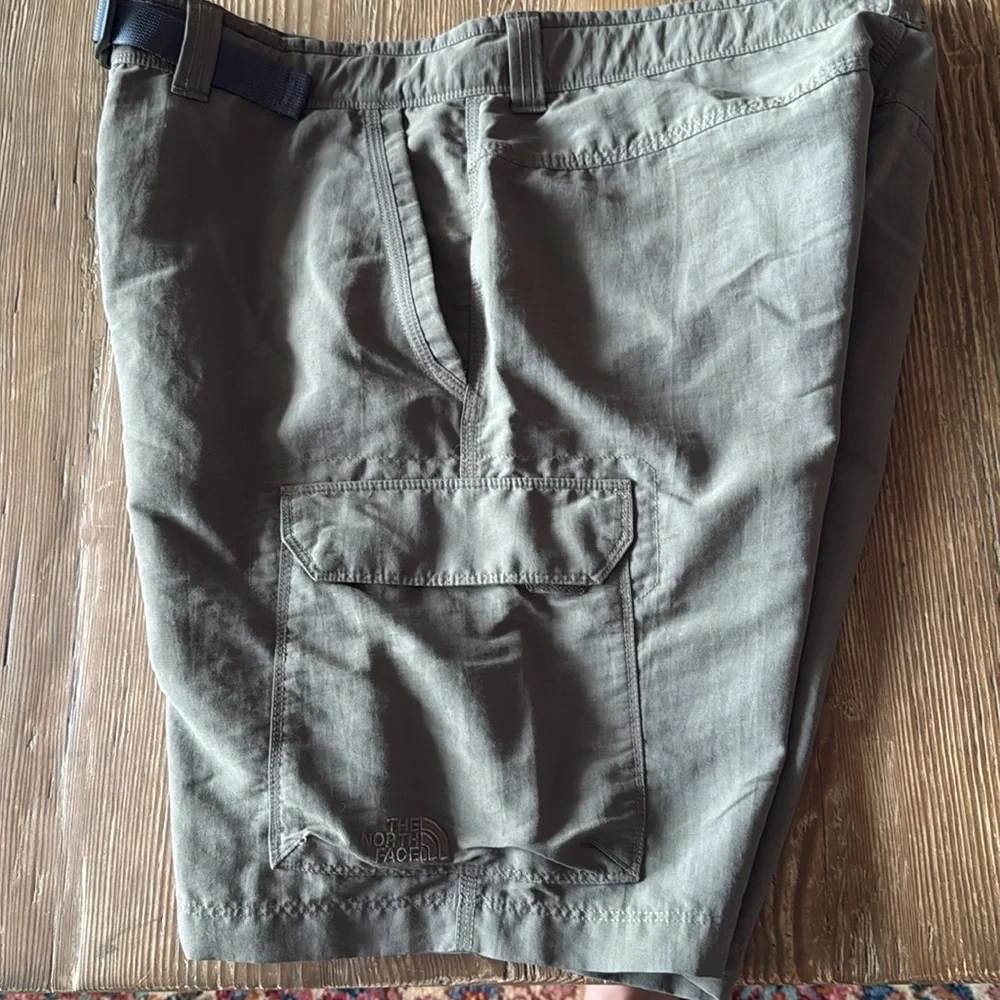 The North Face Cargo Shorts‎ Mens green Hiking Camping Outdoor  Size 36
